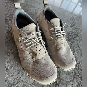 ⭐️NWOT⭐️ On Cloud - Cloud 5 WATERPROOF - Women’s size 8